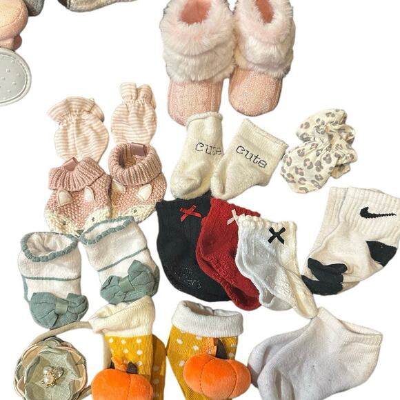Newborn to 6M Baby Boots, Booties and Socks Bundle - Picture 2 of 11